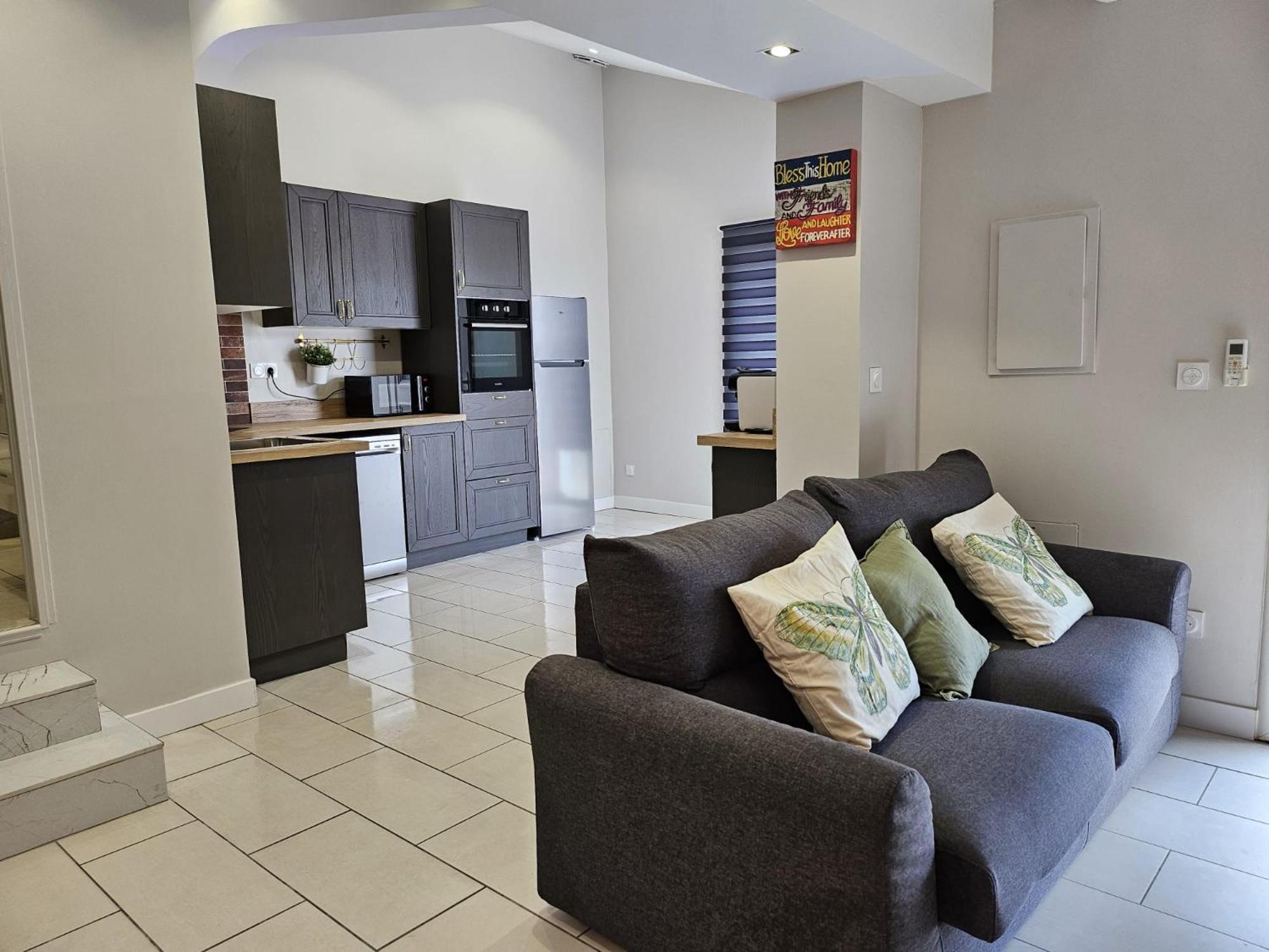Agreable Logement Avec Terrasse Saint-Victoret Esterno foto