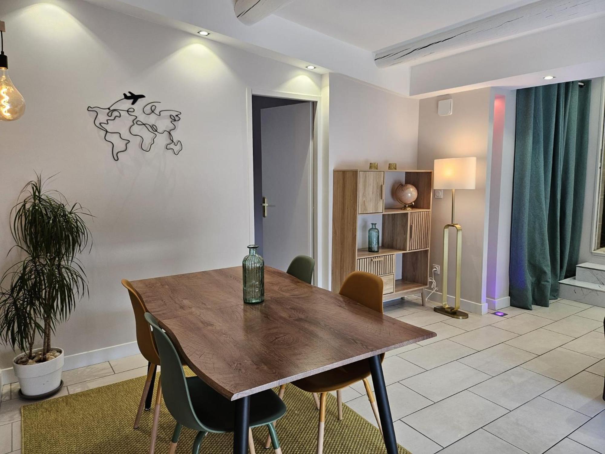 Agreable Logement Avec Terrasse Saint-Victoret Esterno foto