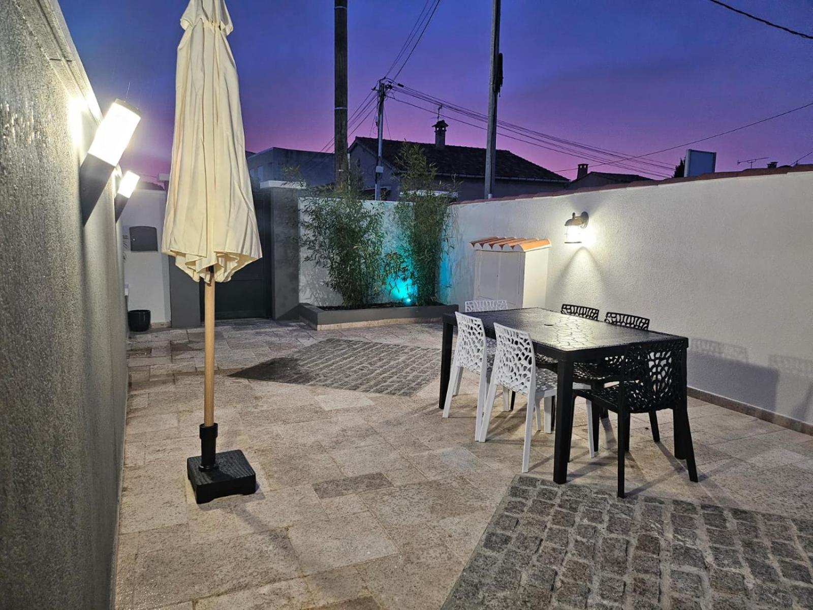 Agreable Logement Avec Terrasse Saint-Victoret Esterno foto