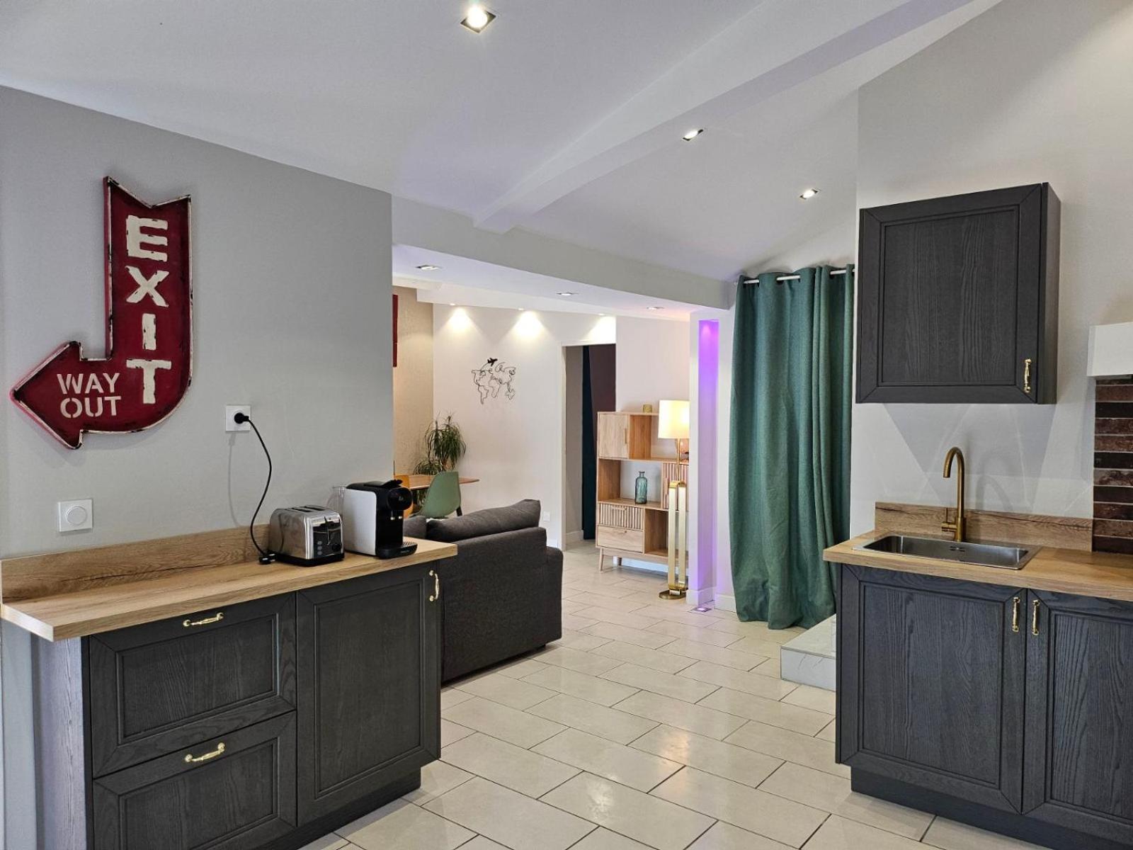 Agreable Logement Avec Terrasse Saint-Victoret Esterno foto