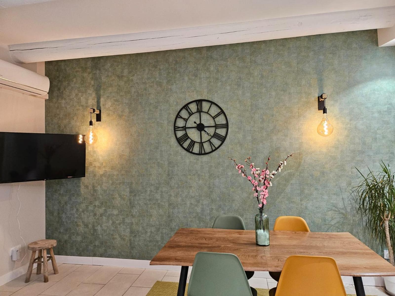 Agreable Logement Avec Terrasse Saint-Victoret Esterno foto