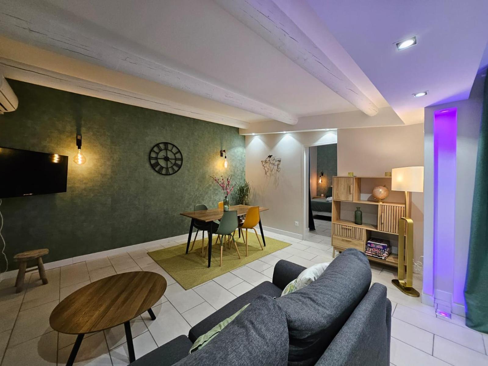 Agreable Logement Avec Terrasse Saint-Victoret Esterno foto